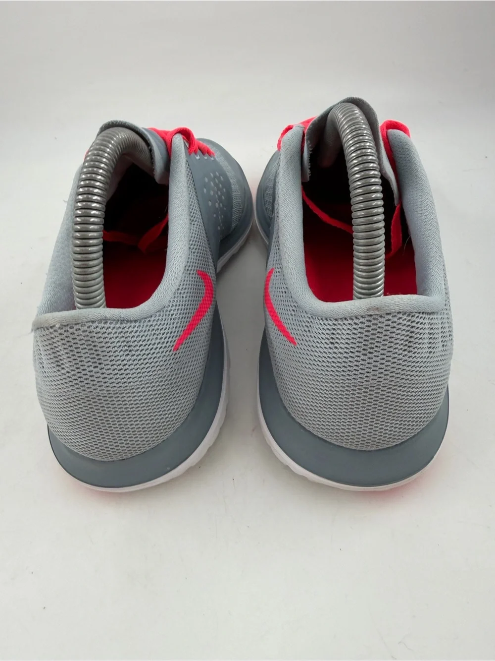 Nike Women’s FS Lite Run 2 -SZ 8.5- Grey 684667-003 Running Shoes - LIKE NEW